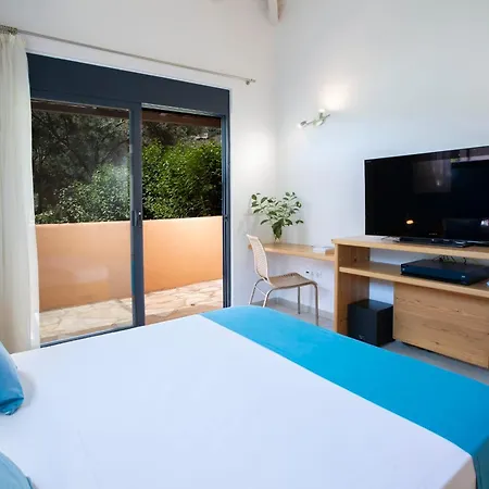 Amoudia - Luxury Right On The With Private Pool