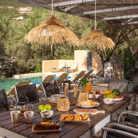 Amoudia - Luxury Right On The With Private Pool