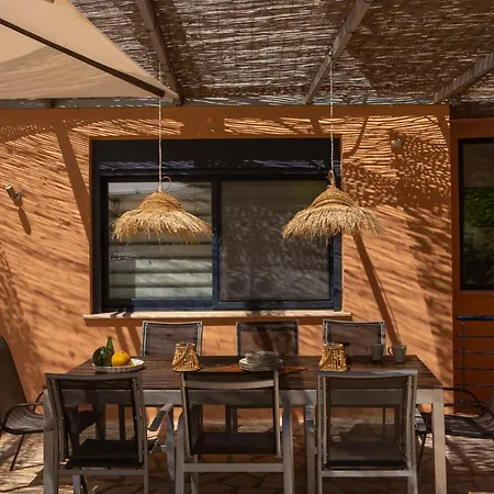 Amoudia - Luxury Right On The With Private Pool