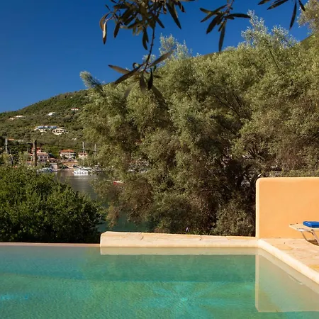 빌라 Amoudia - Luxury Right On The With Private Pool 시보타