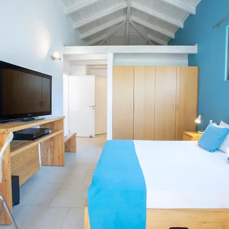 Amoudia - Luxury Right On The With Private Pool 빌라 *