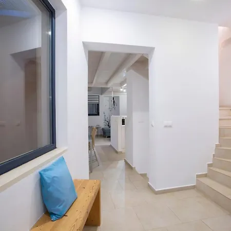 Amoudia - Luxury Right On The With Private Pool 빌라 *