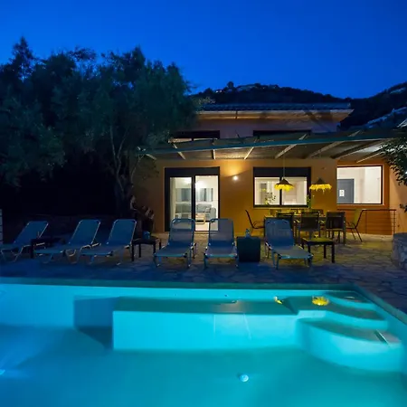 Amoudia - Luxury Right On The With Private Pool * 시보타