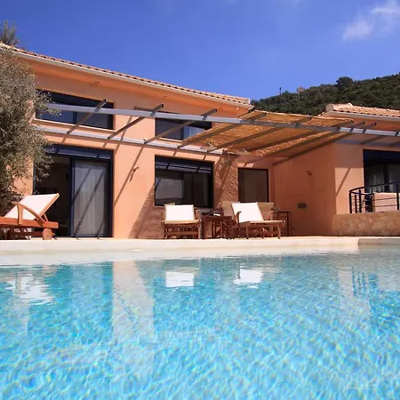 Amoudia - Luxury Right On The With Private Pool 빌라 시보타