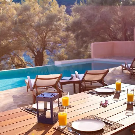 Amoudia - Luxury Right On The With Private Pool 빌라 *